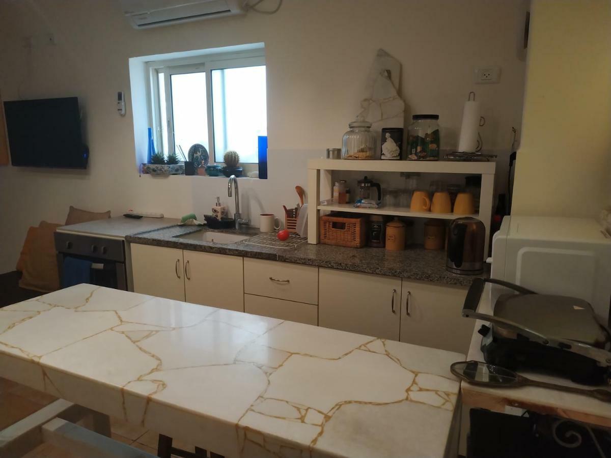 Studio Apt Great Location Heart Of Downtown District Apartment Haifa Exterior photo