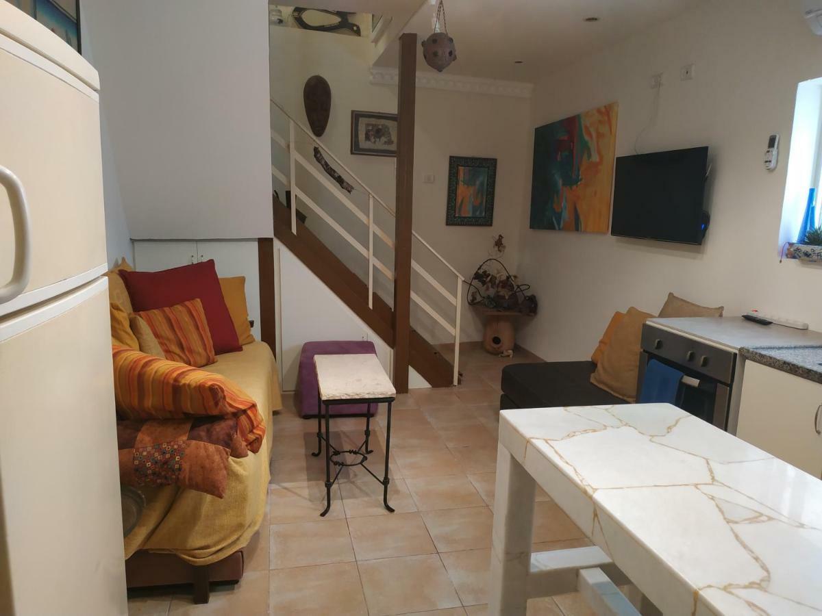 Studio Apt Great Location Heart Of Downtown District Apartment Haifa Exterior photo